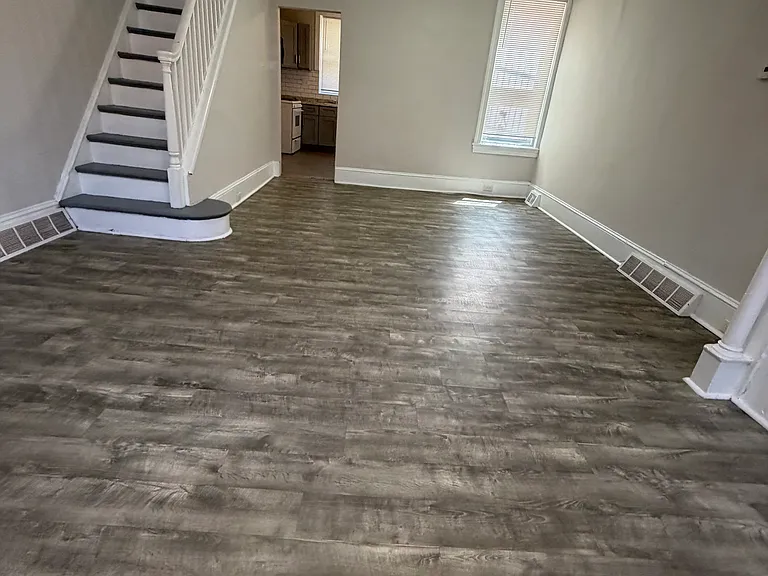 3837 N Darien St — Photo 2