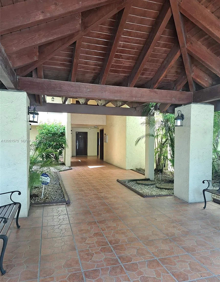 3 bed, 1240 sqft, $2,650 — Photo 4