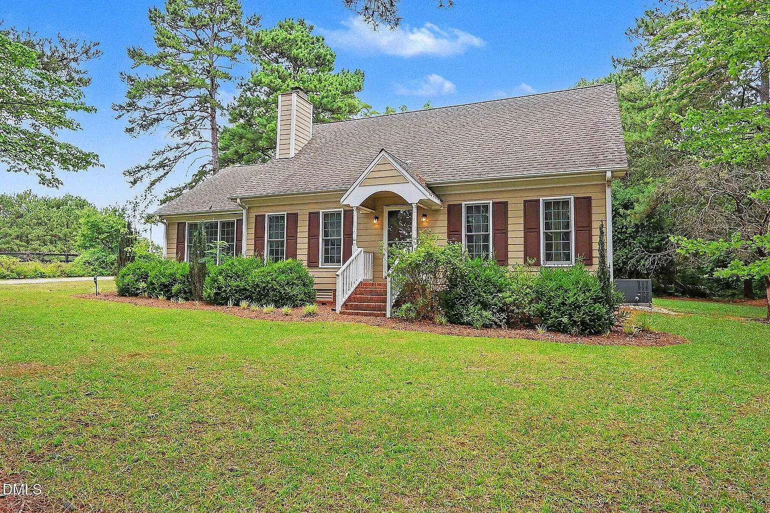 3 bed, 1800 sqft, $2,200 — Photo 1