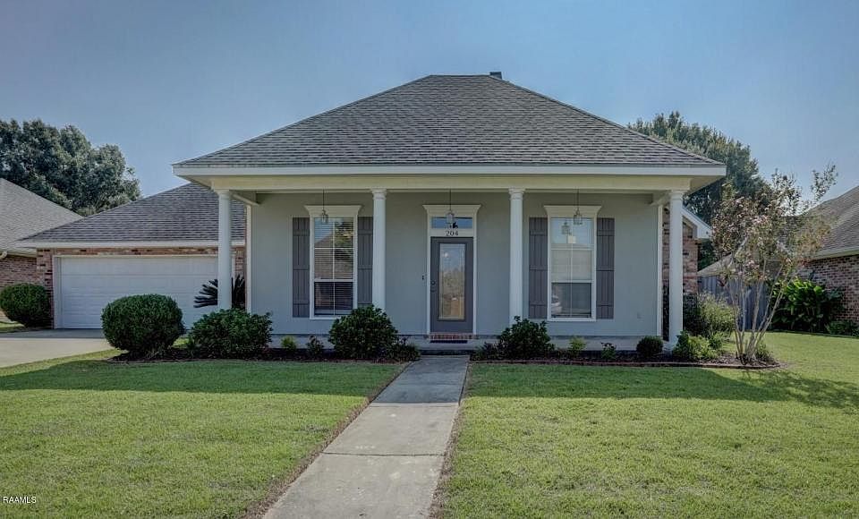 1st image of 204 N Lakepointe Dr