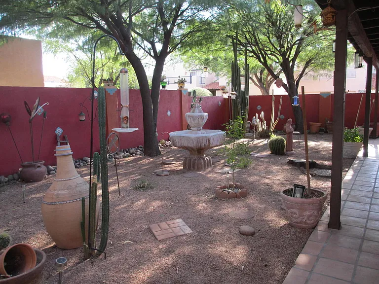 3777 N Camino Leamaria — Photo 12