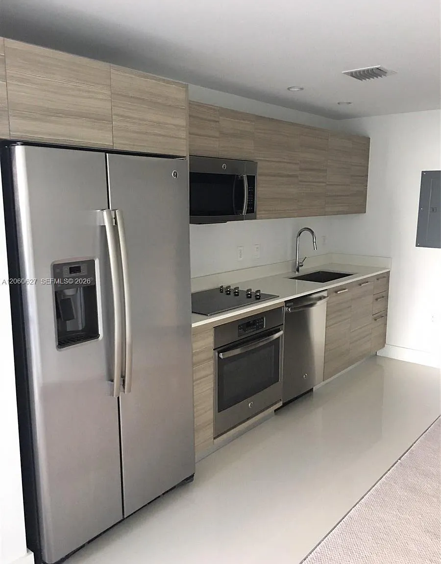 3401 Midtown Condo — Photo 3