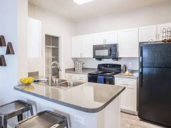 Lincoln at Wolfchase