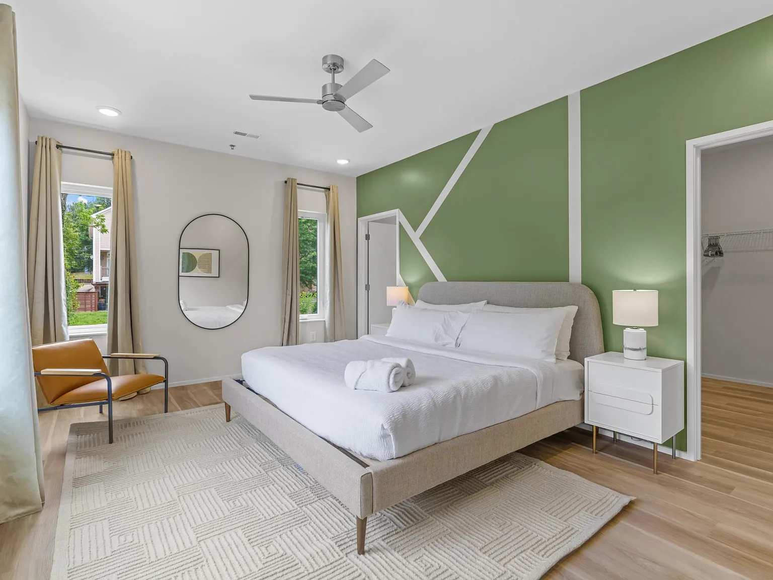 2 bed, 1250 sqft, $4,250 — Photo 3