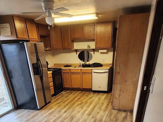 2nd image of 1120 Brad Dr