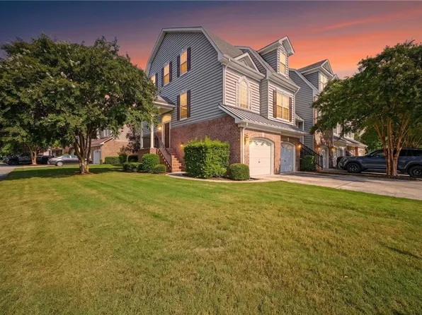 900 Buckhurst Ln, Virginia Beach, VA 23462
