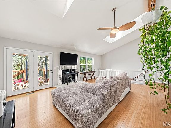 2nd image of 118 Walnut Hill Dr