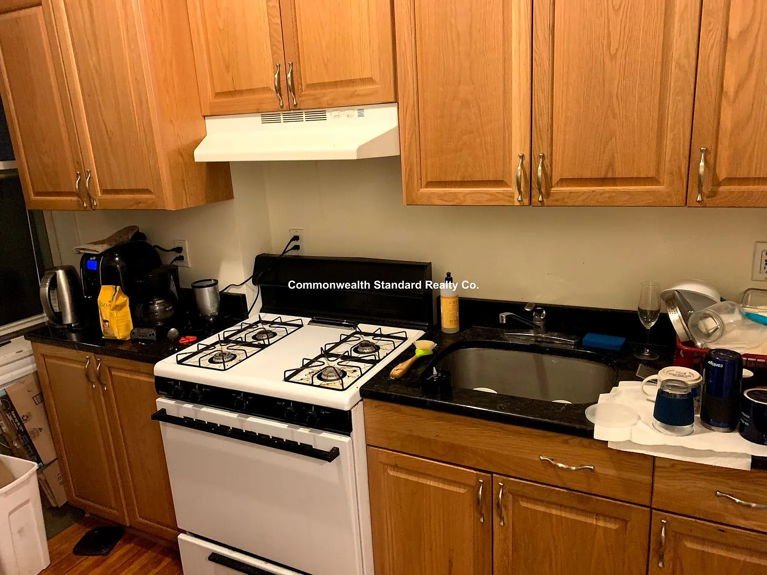 3 bed, 1000 sqft, $4,250 — Photo 1
