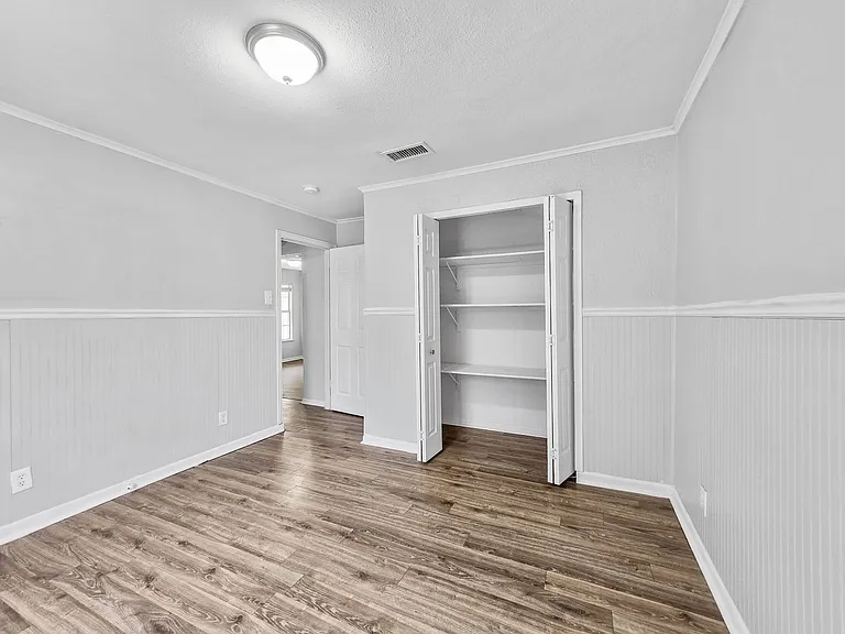 235 Allen St — Photo 10