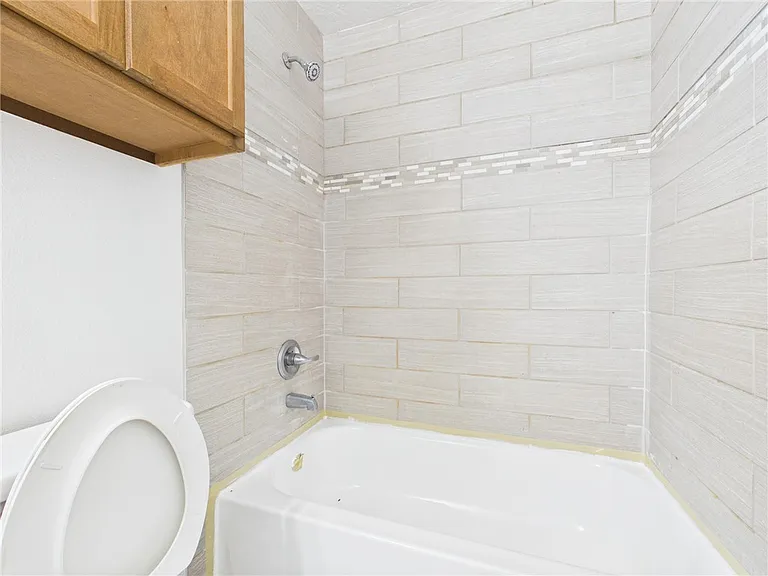 1900 Finfeather Rd #C — Photo 10