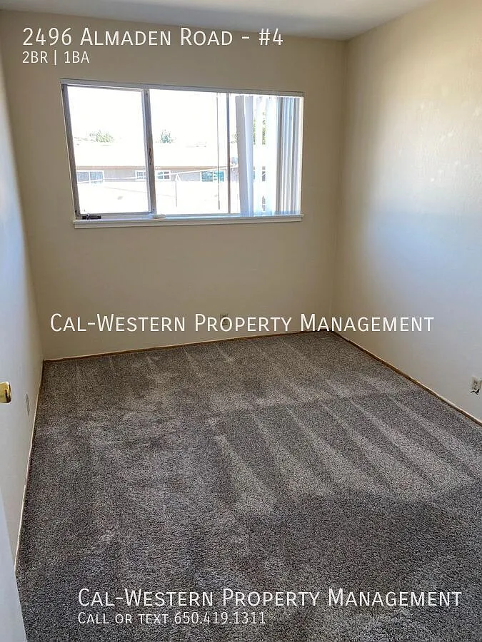 Spacious 2 bed 1 bath apartment available now! — Photo 4