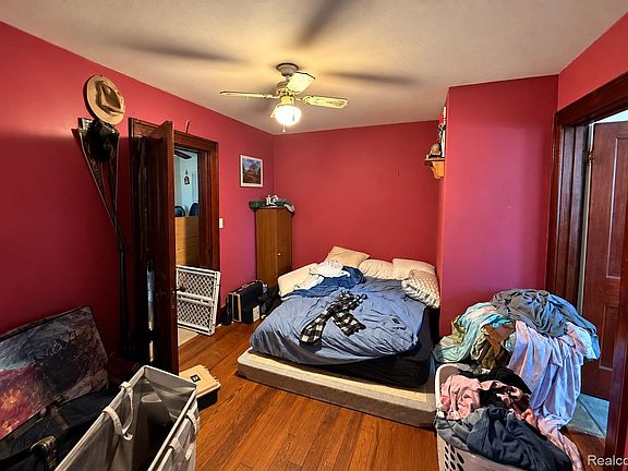5th image of 140 Handley St