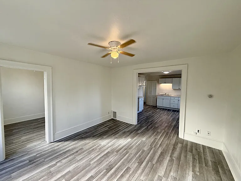 1304 Maryland Ave — Photo 9