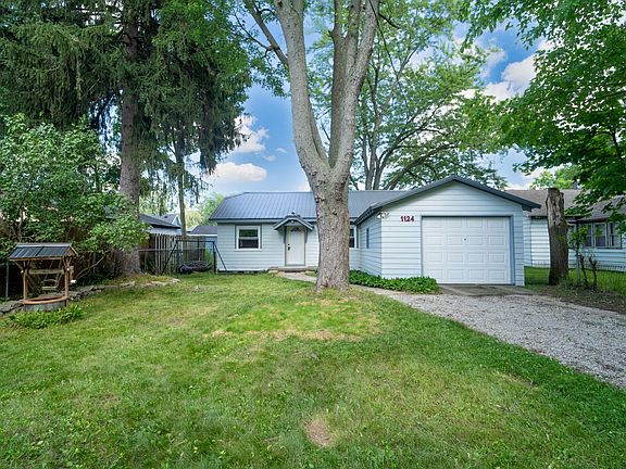 2nd image of 1124 Kusterer Dr NW