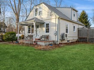 203 W Pulaski Rd, Huntington Station, NY 11746