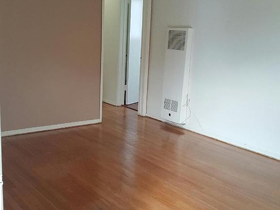 3rd image of 1412 Centinela Ave APT 4