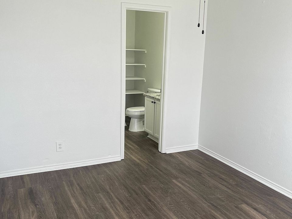 Bedroom & Bath