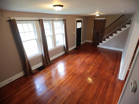 2nd image of 313 Crafton Ave