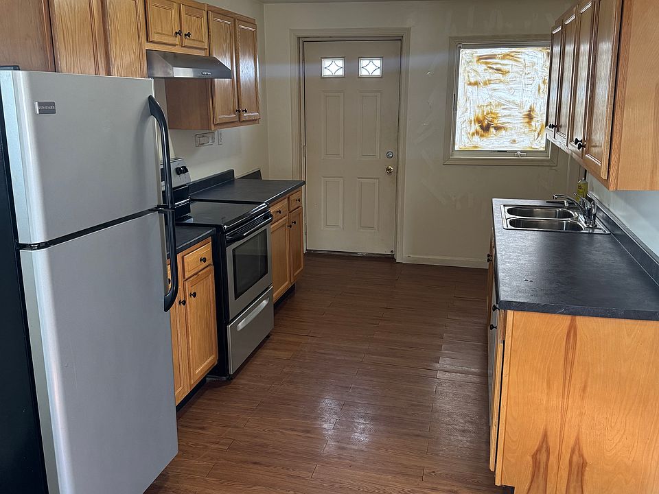 1st image of 2750 Oakwood Blvd #1
