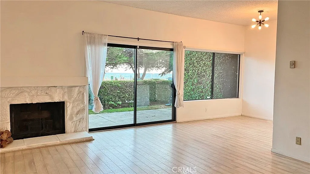 3 bed, 2.0 bath, 1664 sqft, $7,000 — Photo 3