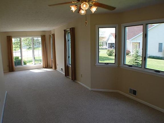 2nd image of 1239 Glen Carlyn Dr