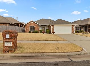 1745 SW 31st Ter, Moore, OK 73160
