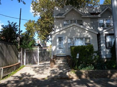 8211 Atlantic Ave, Jamaica, NY, 11421