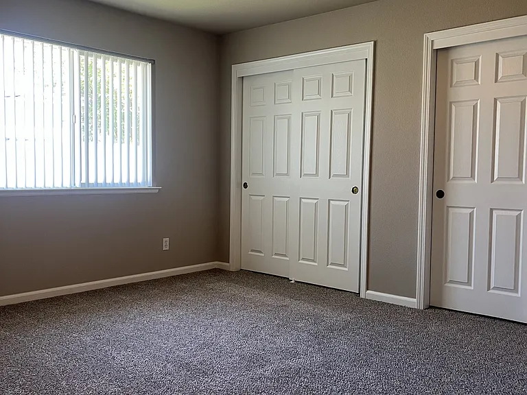 2119 Acacia Ave — Photo 7