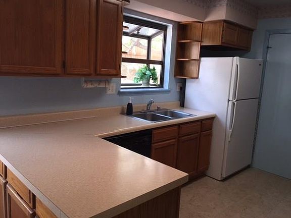 5th image of 1246 Southwestern Dr