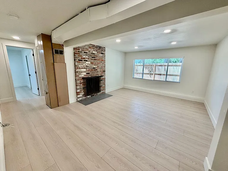 7407 SW 36th Ave — Photo 34