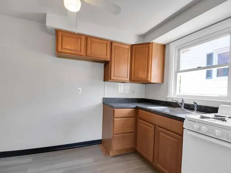 309 Montgomery Ave #B — Photo 2