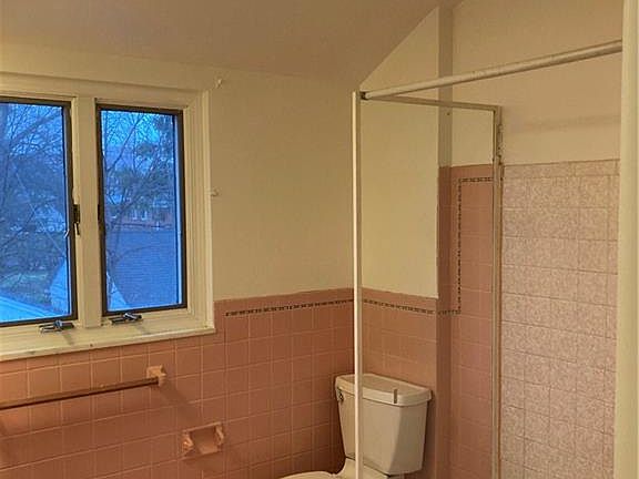 3rd image of 2716 Powhattan Pkwy