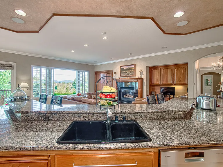 2703 Brush Creek Rd — Photo 21