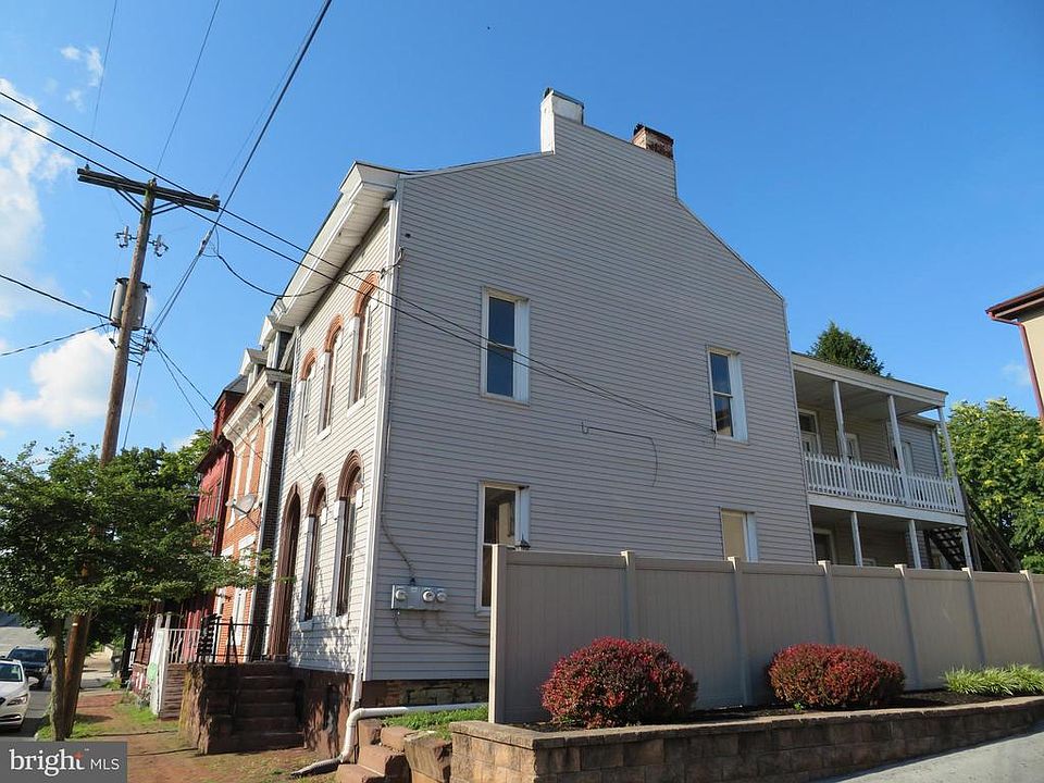 2nd image of 114 N 10th St
