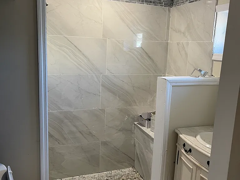 210 W 5th St #1A — Photo 16