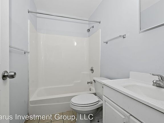 5th image of 5123 S Prairie Ave APT 2