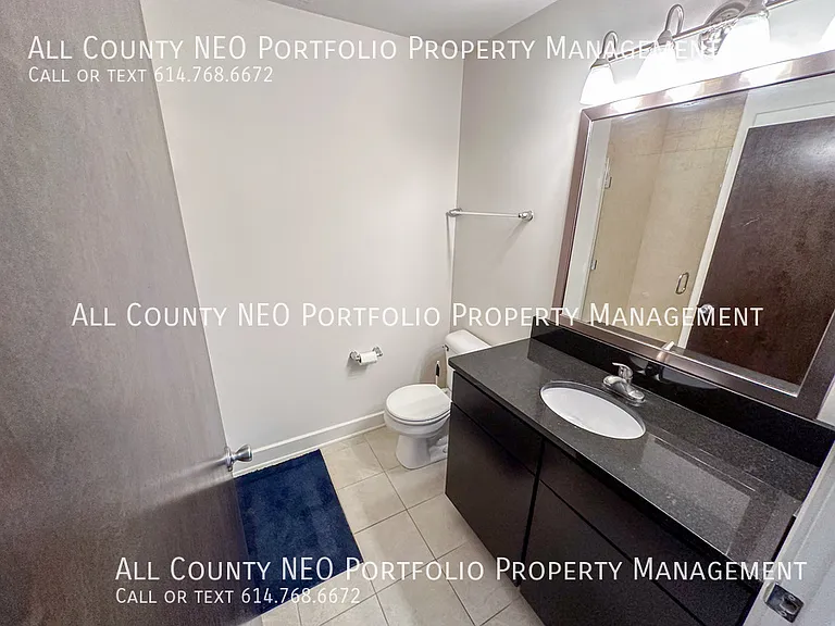 1276 N High St #304 — Photo 10