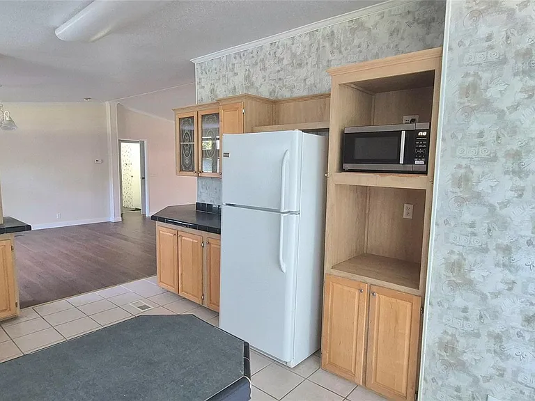 24430 Oak Hollow Blvd — Photo 8