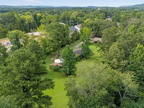5th image of 7452 Pinewood Dr