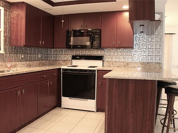 3rd image of 5444 Glen Ivy Pl