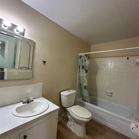 100 El Camino Dr #309 — Photo 16