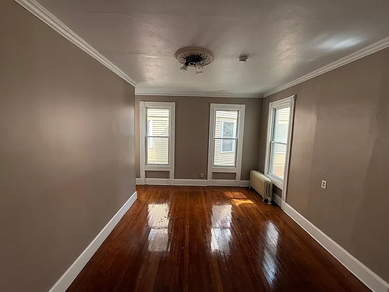 870 Elm St — Photo 6