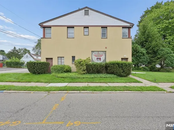 425 New Milford Ave, Dumont, NJ 07628