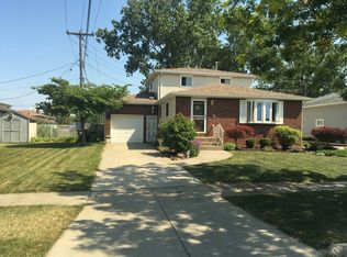 8 Mary Lou Ln, Depew, NY 14043