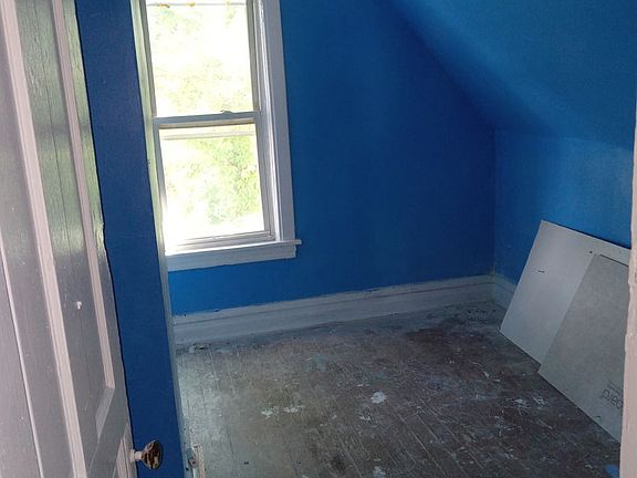 5th image of 5423 W Iowa St