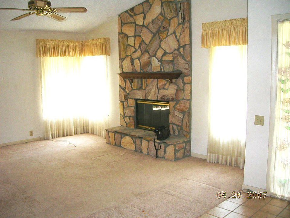 2nd image of 1824 Lake Cypress Dr