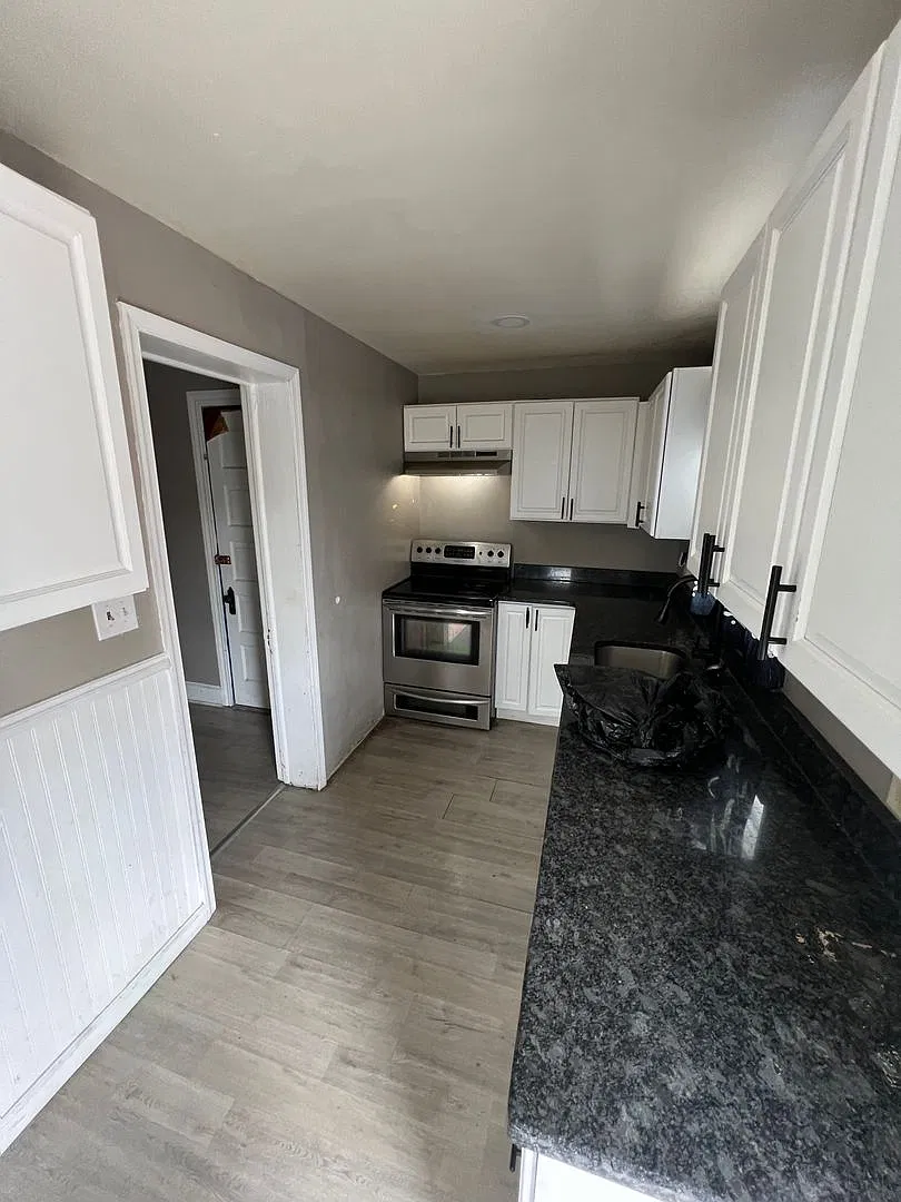 23 S Madison Street — Photo 2
