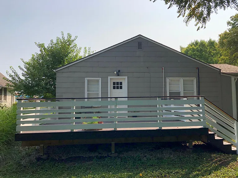 8008 Newton St — Photo 9