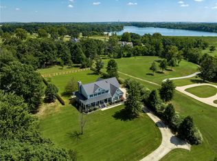 892 E Lake Rd, Springdale, AR 72762