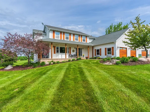 5820 Grove Dr, Wausau, WI 54401